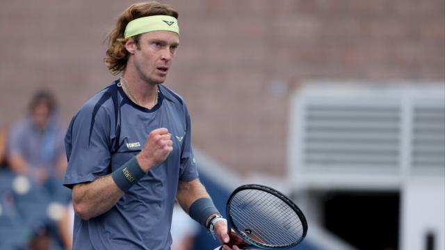 Русского финала не будет — Рублев без шансов уступил травмированному голландцу в полуфинале пятисотника в Дубае