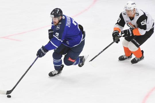 «Торпедо» дома победило «Амур», забросив пять шайб, Виноградов оформил дубль