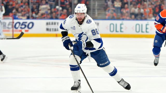 Российский нападающий Никита Кучеров был признан второй звездой игрового дня в НХЛ 